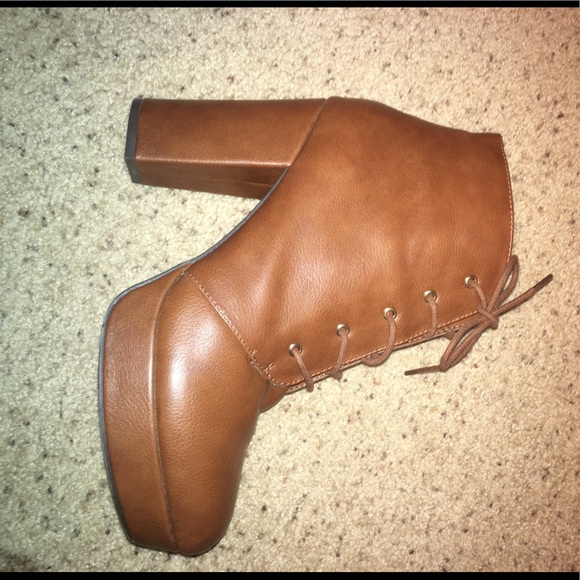 Light brown heeled boots - Picture 2 of 3